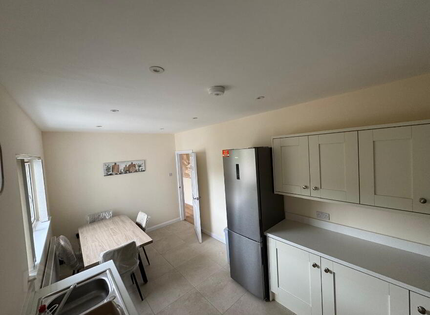 SHARED HOUSE, 6 Harberton Park, Waterside, Derry, BT47 2NB