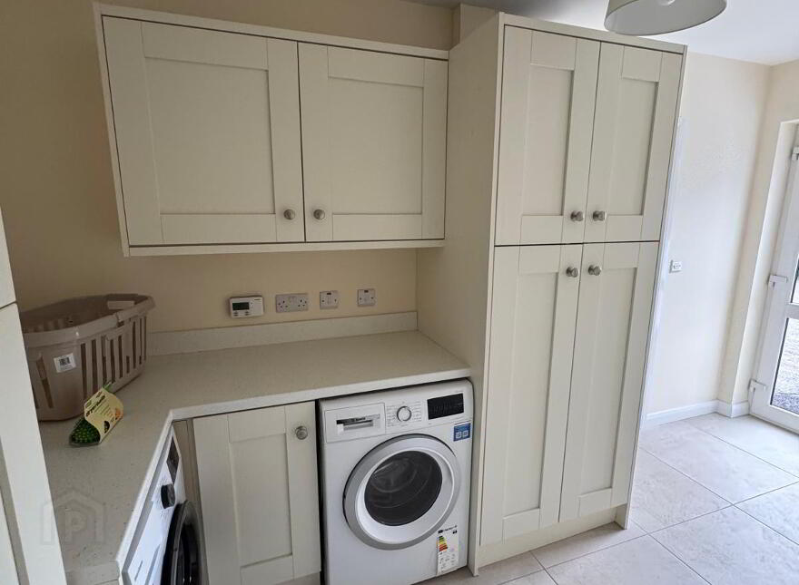 SHARED HOUSE, 6 Harberton Park, Waterside, Derry, BT47 2NB