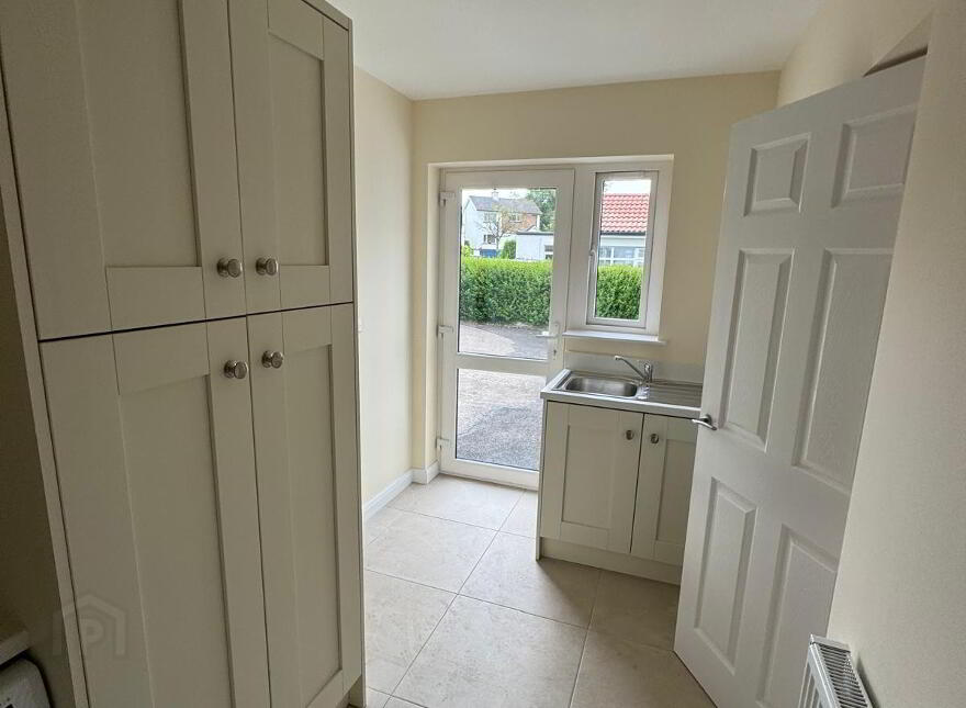 SHARED HOUSE, 6 Harberton Park, Waterside, Derry, BT47 2NB