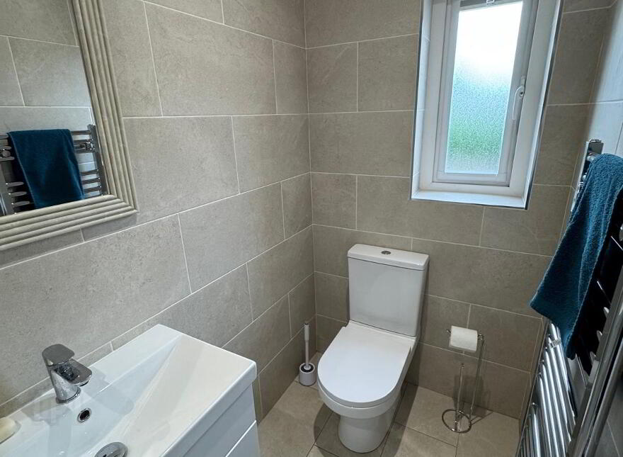 SHARED HOUSE, 6 Harberton Park, Waterside, Derry, BT47 2NB