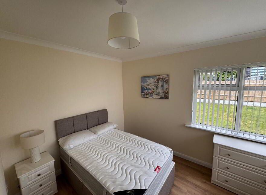 SHARED HOUSE, 6 Harberton Park, Waterside, Derry, BT47 2NB