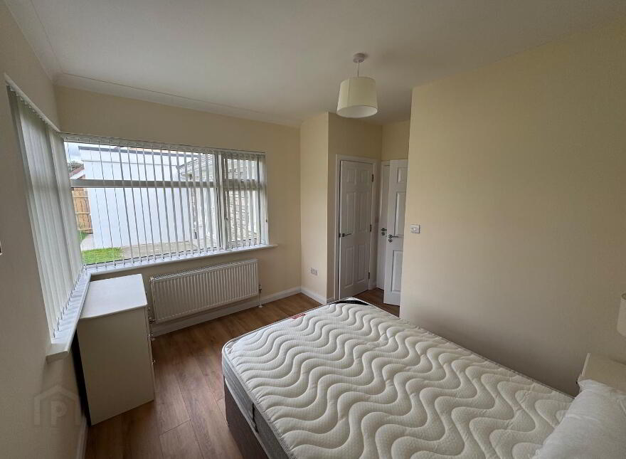SHARED HOUSE, 6 Harberton Park, Waterside, Derry, BT47 2NB