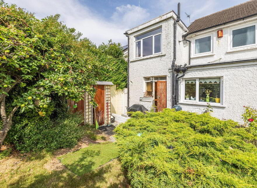 197 Barton Road East, Dundrum, D14E3T3