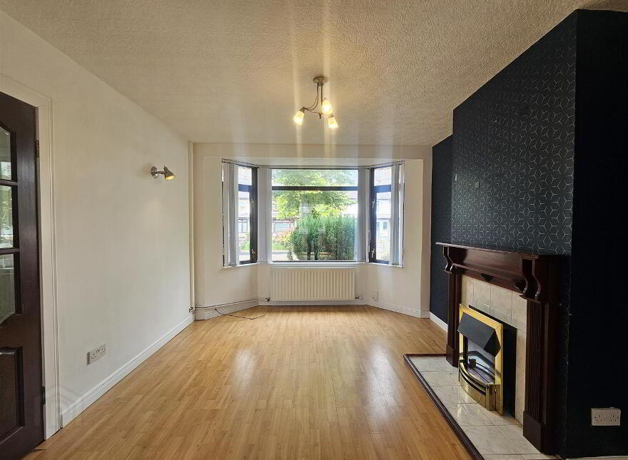 28 Twaddell Avenue, Belfast, BT13 3LE