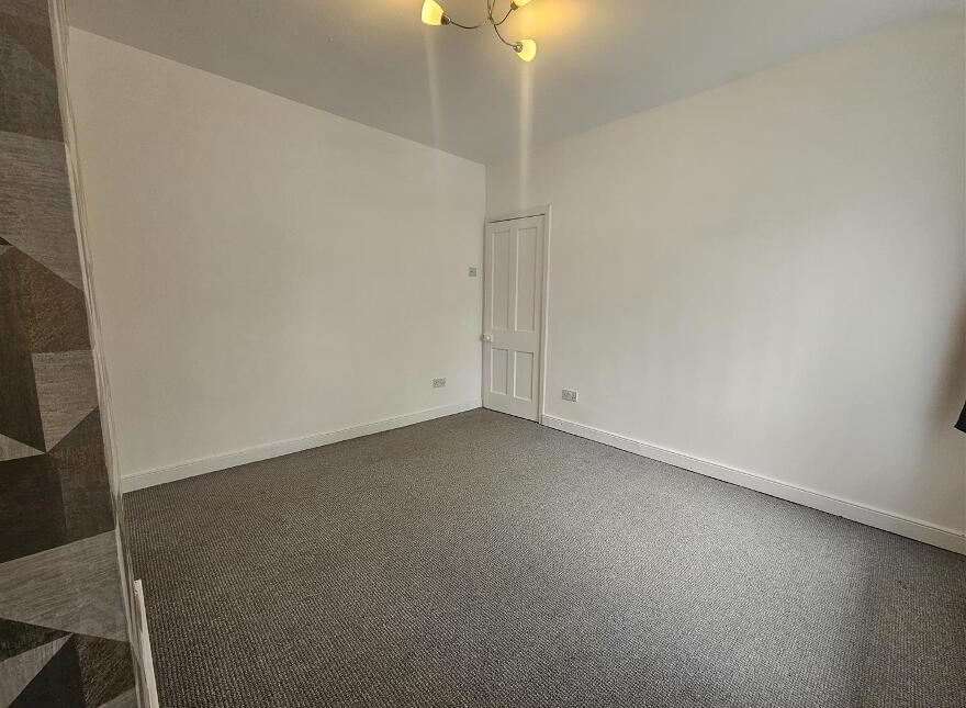 28 Twaddell Avenue, Belfast, BT13 3LE