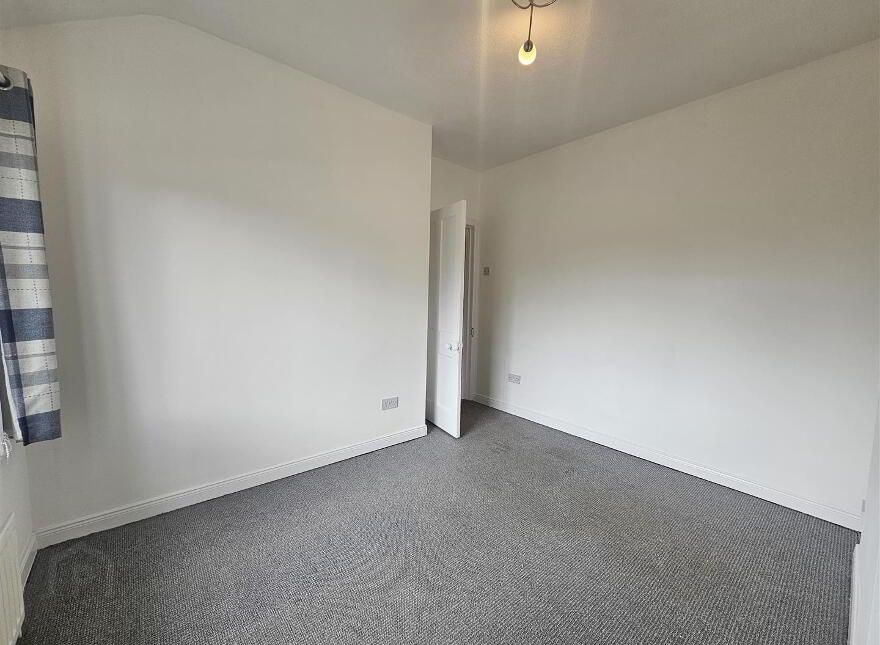 28 Twaddell Avenue, Belfast, BT13 3LE