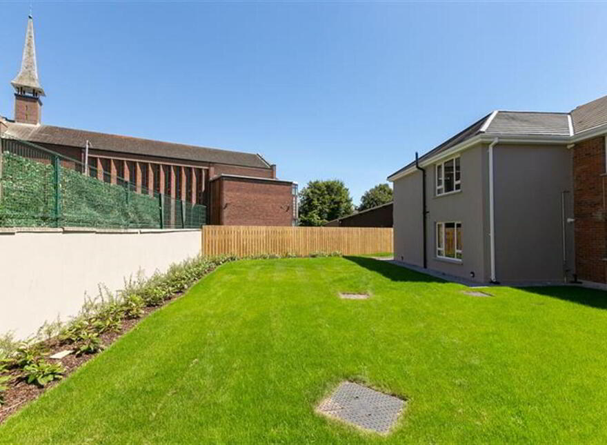 Apt 8, 8 Summerhill Avenue, Belfast, BT5 7HD