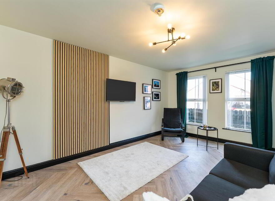 2 Lawnbrook Square, Belfast, BT13 2AG