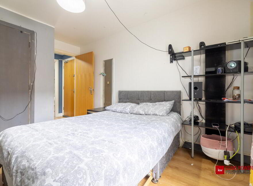 5b Heath Lodge Square, Belfast, BT13 3WG