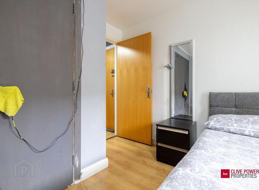 5b Heath Lodge Square, Belfast, BT13 3WG
