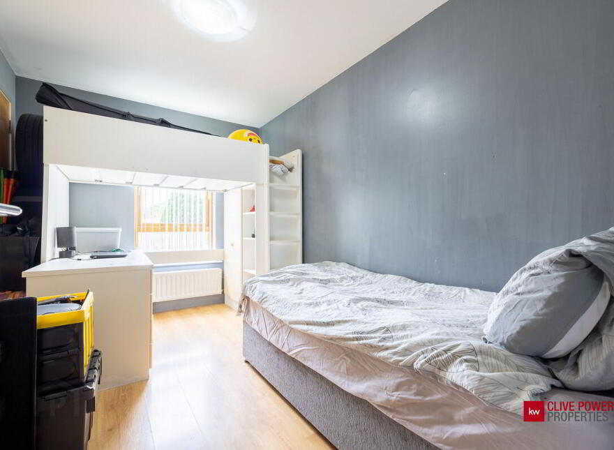 5b Heath Lodge Square, Belfast, BT13 3WG