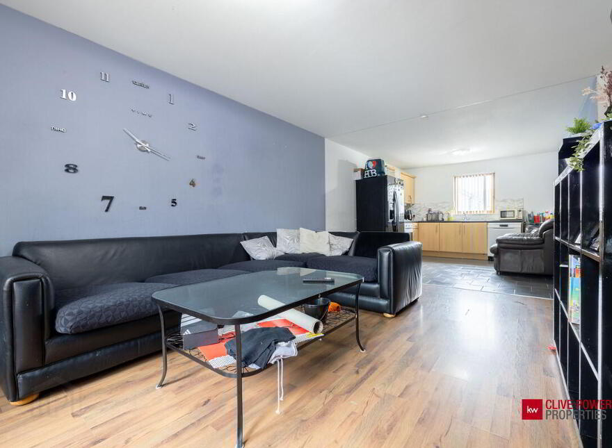 5b Heath Lodge Square, Belfast, BT13 3WG