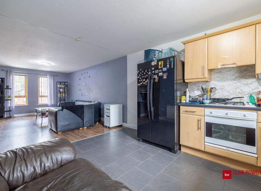 5b Heath Lodge Square, Belfast, BT13 3WG