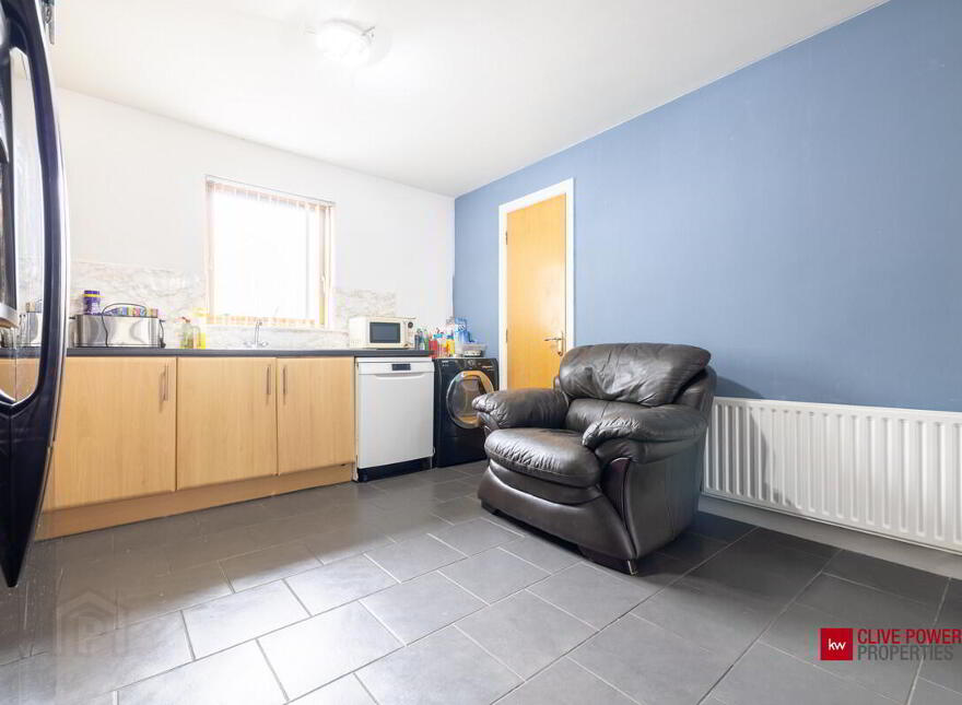 5b Heath Lodge Square, Belfast, BT13 3WG