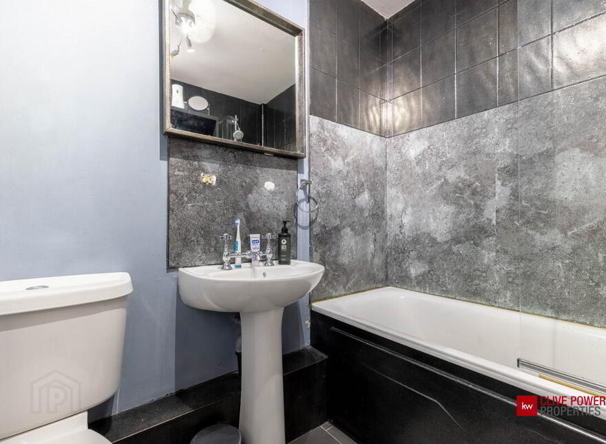 5b Heath Lodge Square, Belfast, BT13 3WG