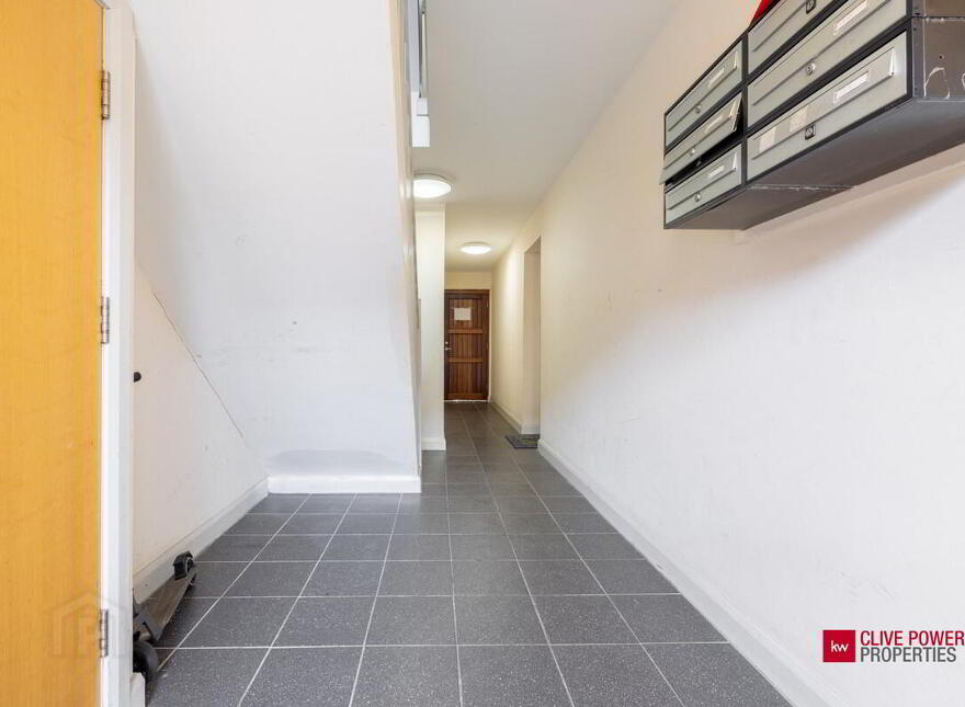 5b Heath Lodge Square, Belfast, BT13 3WG