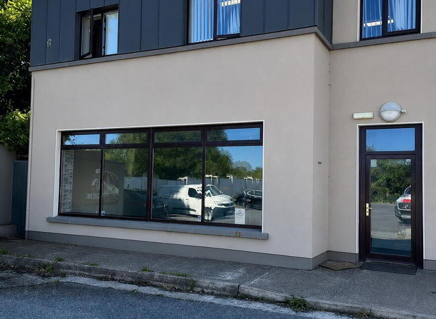 Commercial Unit Longwood Village, Longwood, A83TC21 photo