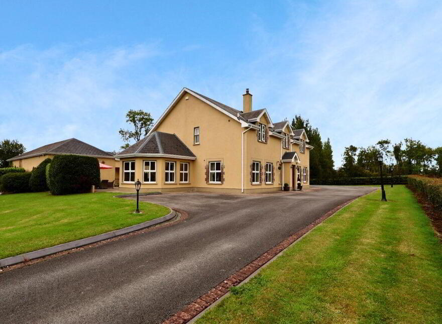 Creaghduff Stables, Coosan, Athlone, N37K3E3