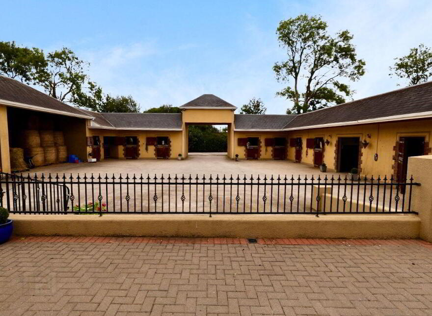 Creaghduff Stables, Coosan, Athlone, N37K3E3