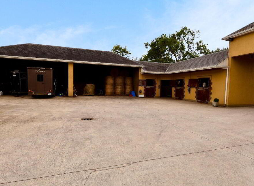 Creaghduff Stables, Coosan, Athlone, N37K3E3