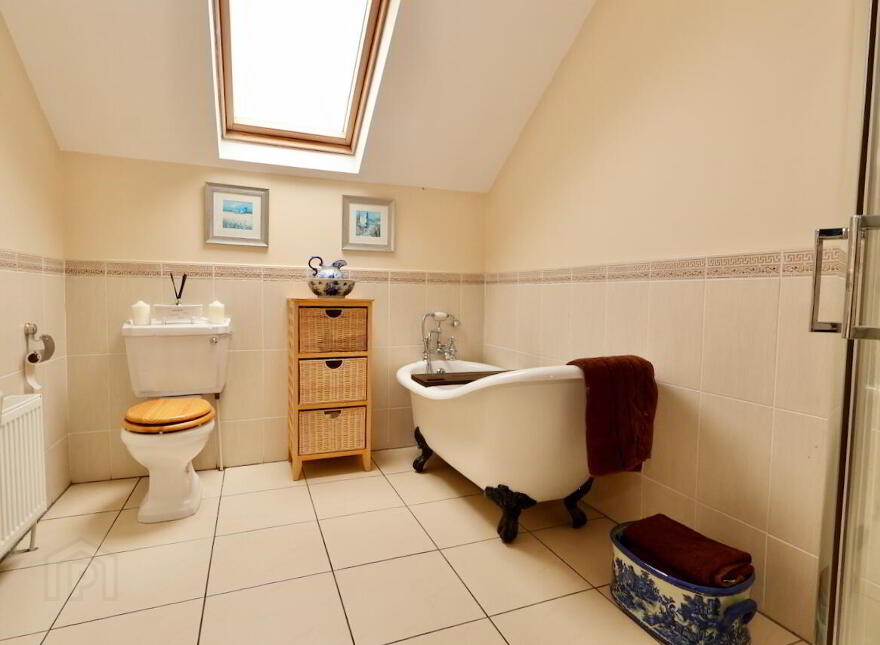Creaghduff Stables, Coosan, Athlone, N37K3E3