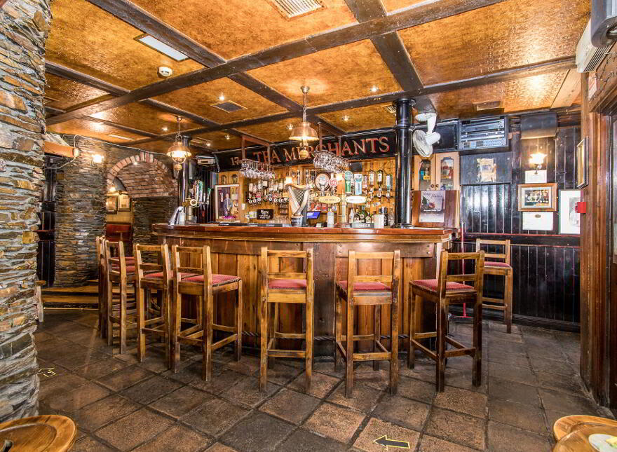 Public House, Down The Hatch, Thomas Street, F42WP74