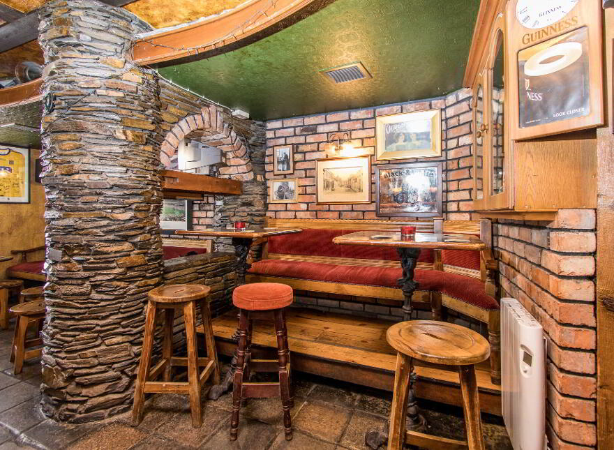 Public House, Down The Hatch, Thomas Street, F42WP74