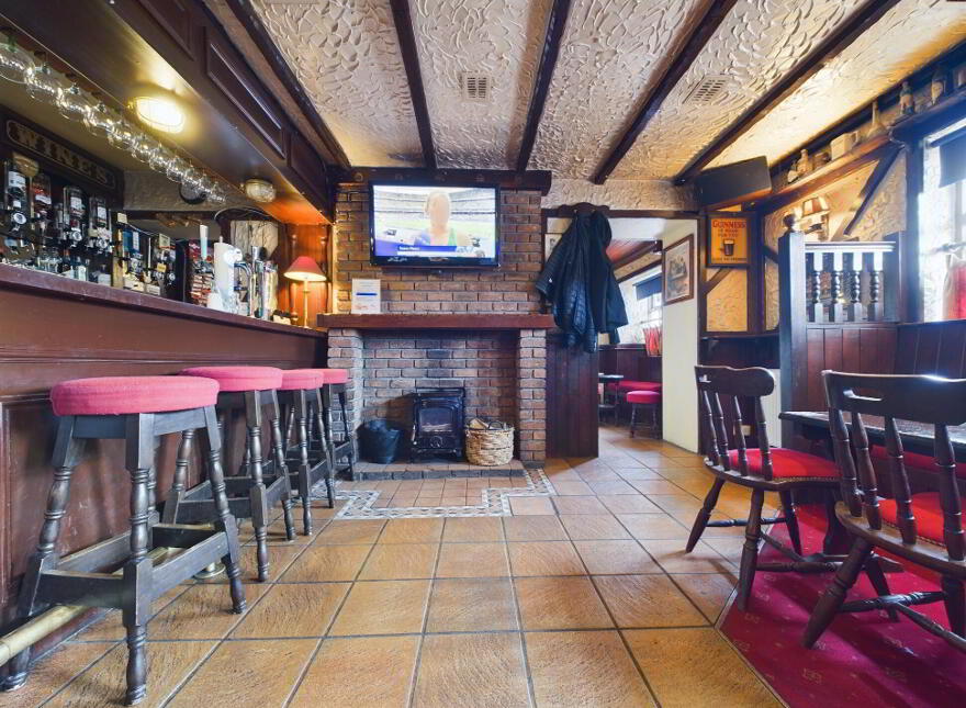 Stapleton's Bar, Semi Detached Home & Commercial Plot, Main Street, Slieverue, X91EK88