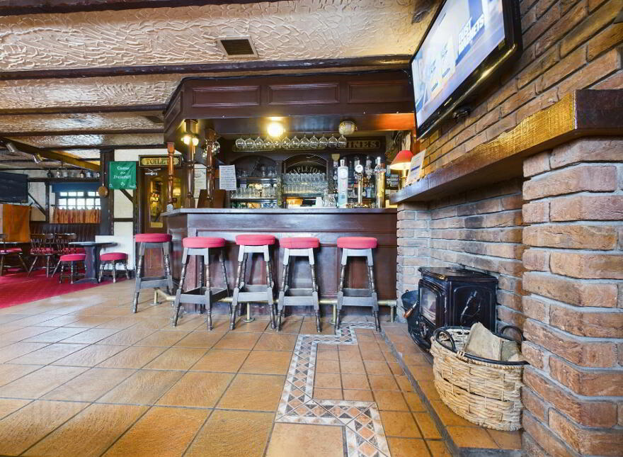 Stapleton's Bar, Semi Detached Home & Commercial Plot, Main Street, Slieverue, X91EK88