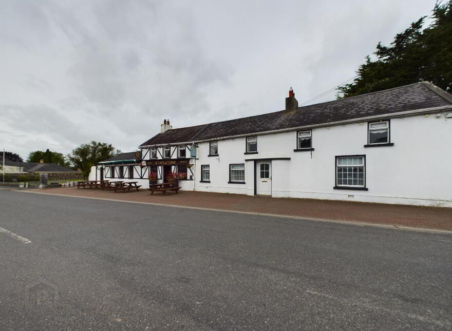 Stapleton's Bar, Semi Detached Home & Commercial Plot, Main Street, Slieverue, X91EK88