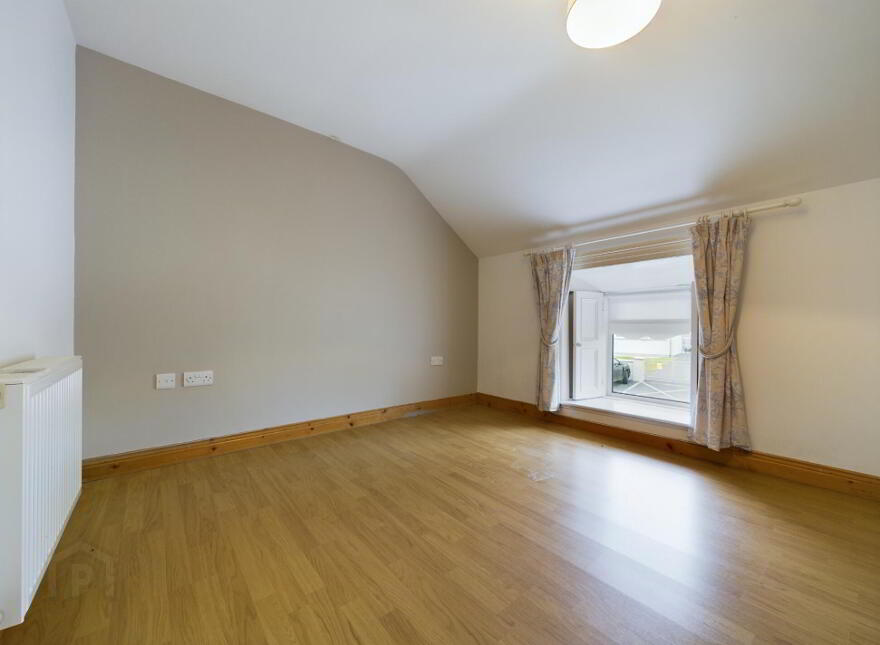 Stapleton's Bar, Semi Detached Home & Commercial Plot, Main Street, Slieverue, X91EK88