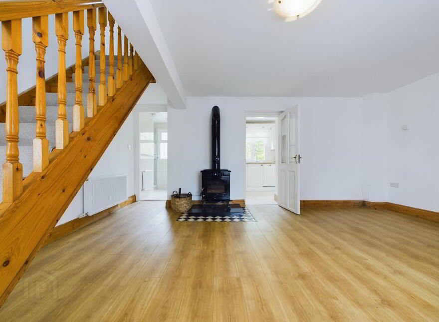 Stapleton's Bar, Semi Detached Home & Commercial Plot, Main Street, Slieverue, X91EK88