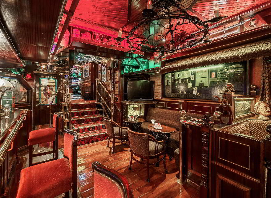 Sean Tierney's Bar & Restaurant, 13 O'Connell St, Clonmel, E91RD83