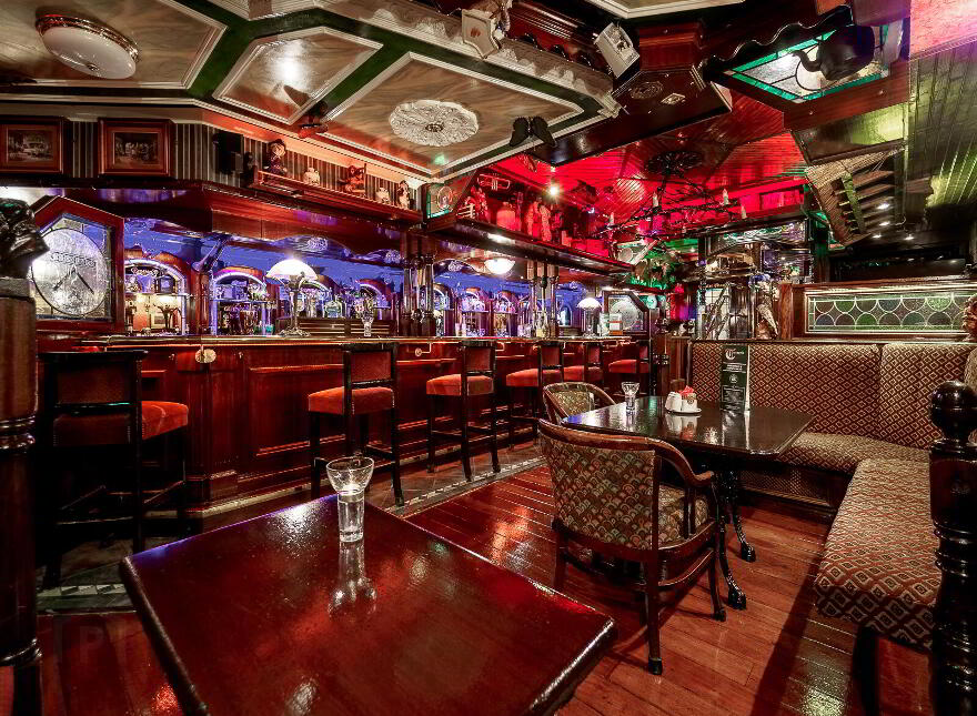 Sean Tierney's Bar & Restaurant, 13 O'Connell St, Clonmel, E91RD83
