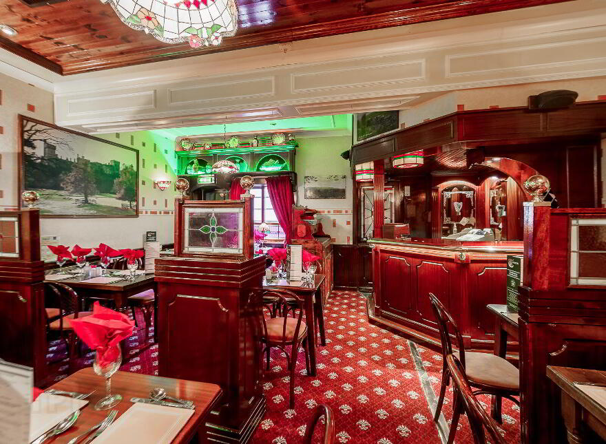 Sean Tierney's Bar & Restaurant, 13 O'Connell St, Clonmel, E91RD83