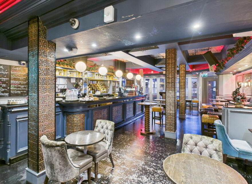 57 The Kazbar & Davy Mac's, John Street, 7 John's Avenue, Waterford City, X91F974
