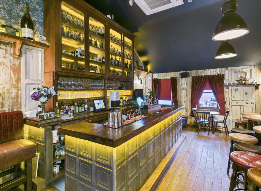 57 The Kazbar & Davy Mac's, John Street, 7 John's Avenue, Waterford City, X91F974