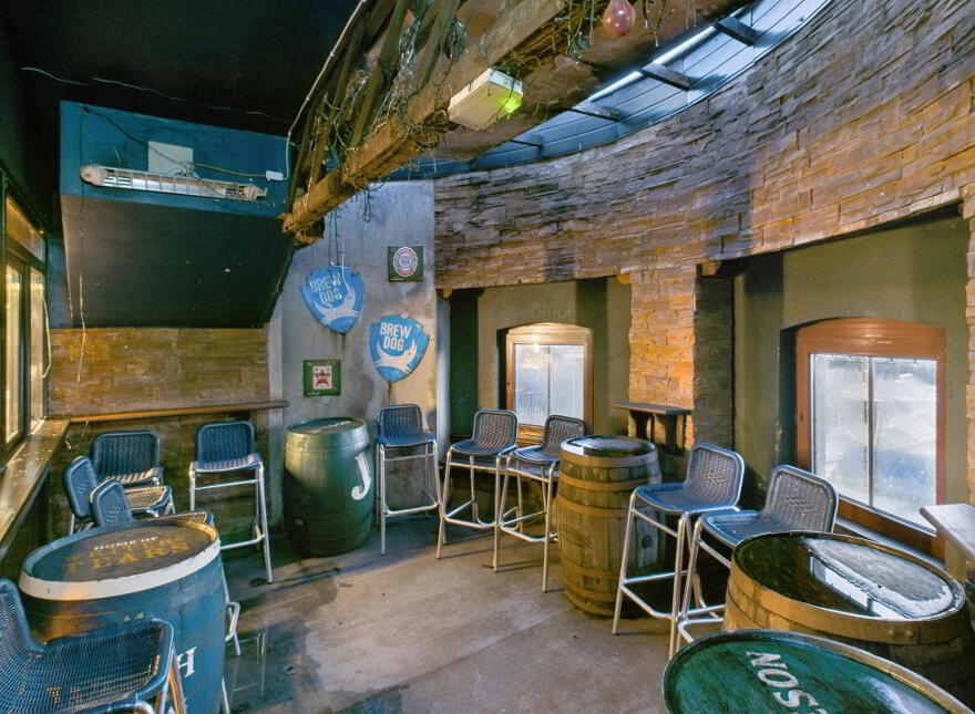 57 The Kazbar & Davy Mac's, John Street, 7 John's Avenue, Waterford City, X91F974