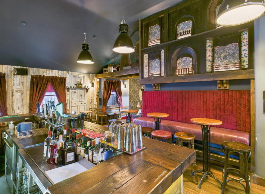 57 The Kazbar & Davy Mac's, John Street, 7 John's Avenue, Waterford City, X91F974