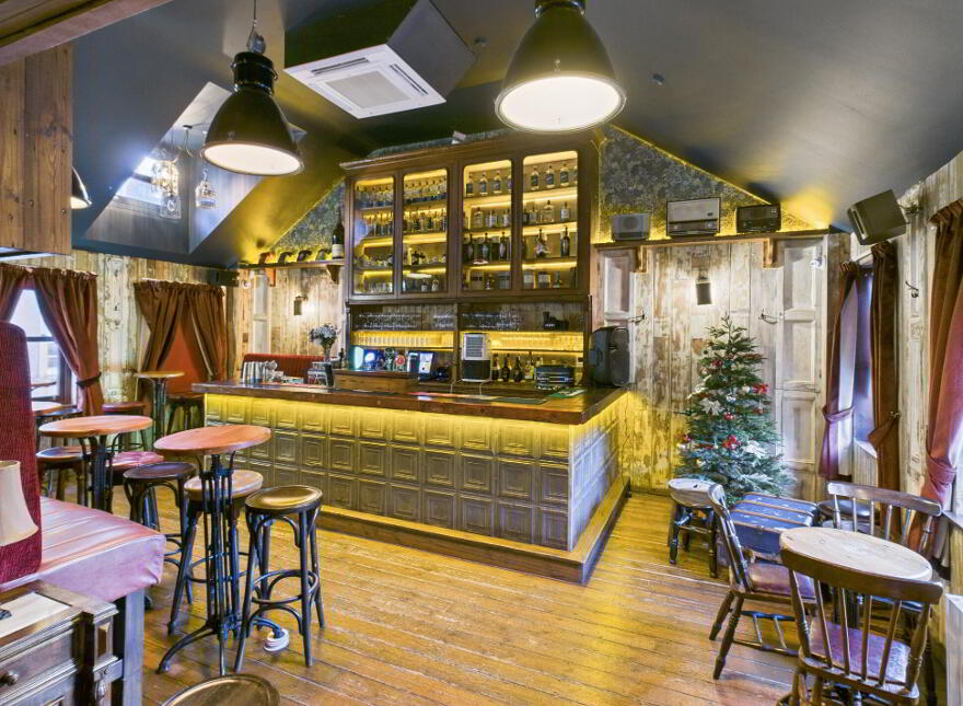 57 The Kazbar & Davy Mac's, John Street, 7 John's Avenue, Waterford City, X91F974