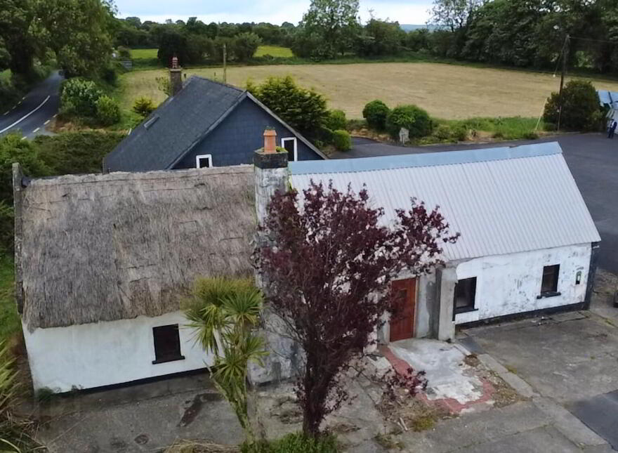 Renowned Licenced Premises, & Attached House, Carroll's Cross, Kilmeadan, X42F650