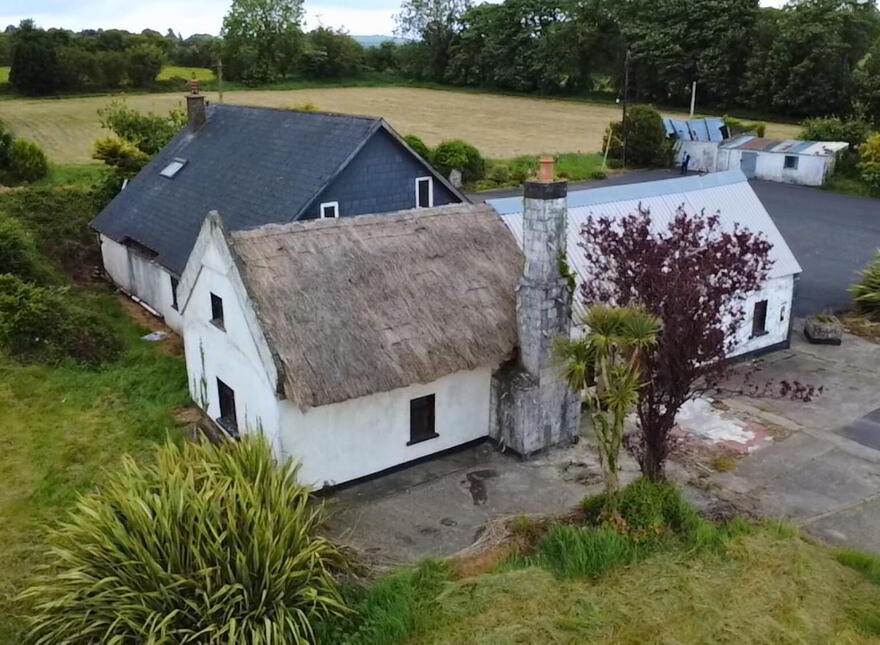 Renowned Licenced Premises, & Attached House, Carroll's Cross, Kilmeadan, X42F650
