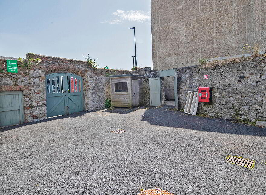 Arus Brugha, Davitt's Quay, Dungarvan, X35FW30