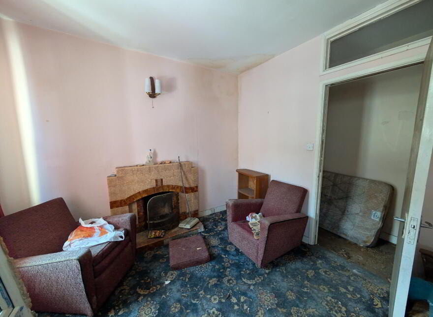 Market Street, Swinford, F12DK49