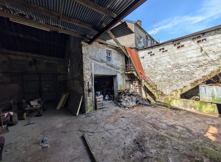 Market Street, Swinford, F12DK49