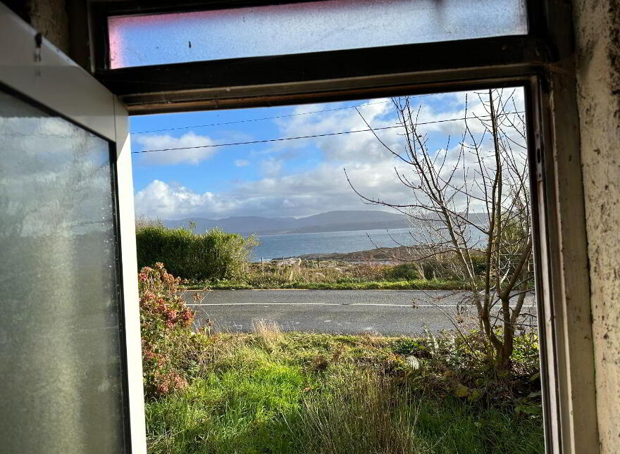 Castlecove, Castlecove, V93E6V9