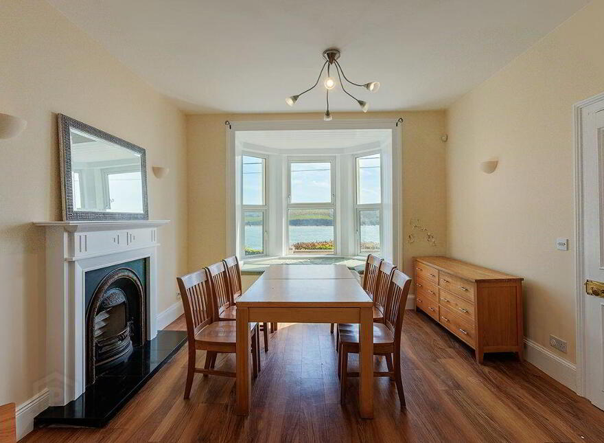 3 Clifton, Lighthouse Road, Youghal, P36PE08