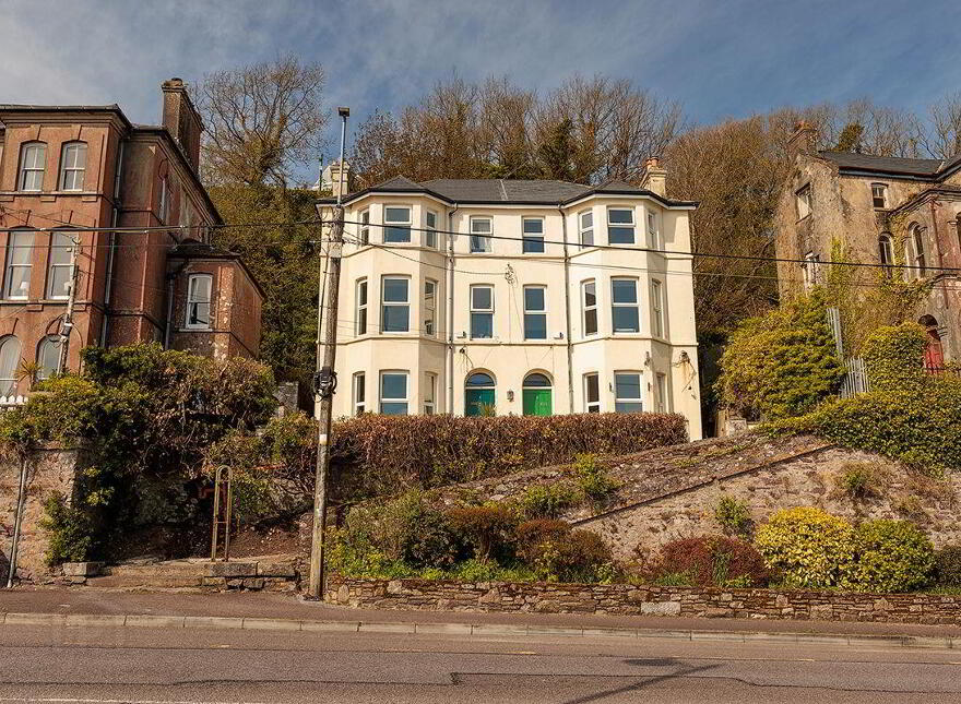 3 Clifton, Lighthouse Road, Youghal, P36PE08