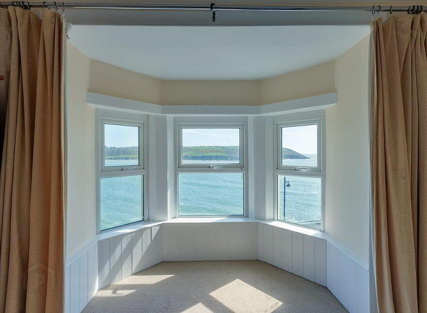 3 Clifton, Lighthouse Road, Youghal, P36PE08