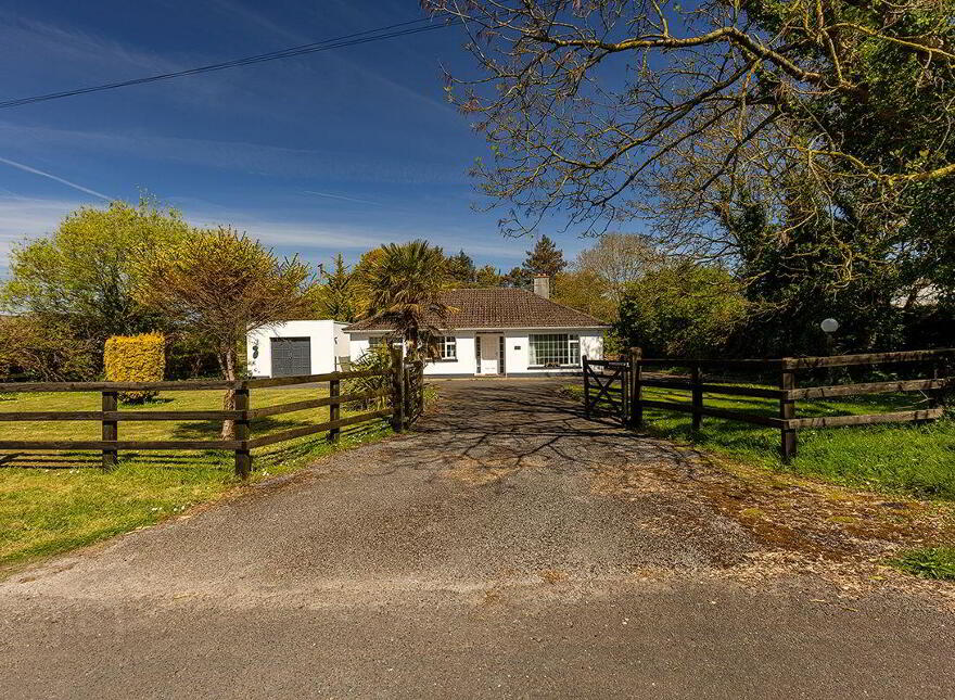 Crossroads, Garrynageragh, Dungarvan, X35KW84